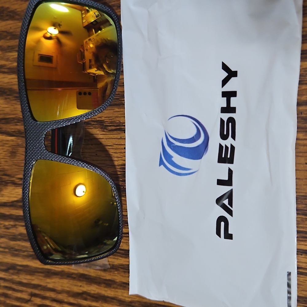 PALESHY Unisex Mirror-on-Black Polarized Sunglasses-Lightweight UV400 Protection